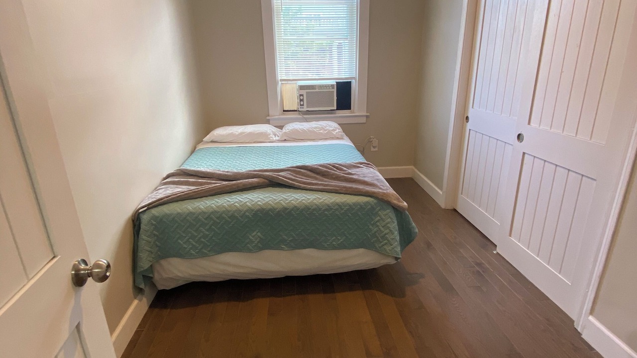 Photo of Bedroom in Top of the Hill