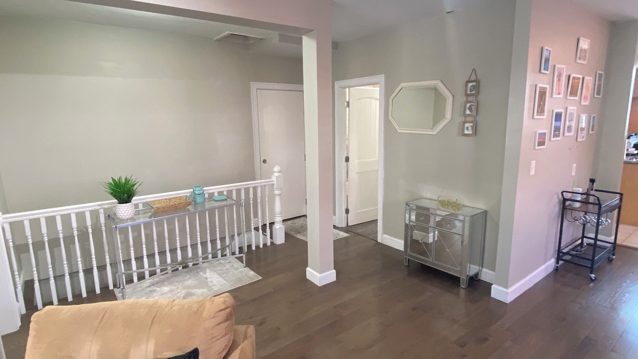 Photo of Livingroom in Top of the Hill