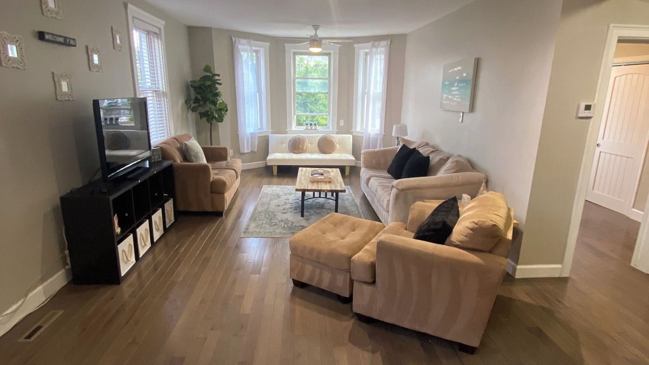 Photo of Livingroom in Top of the Hill