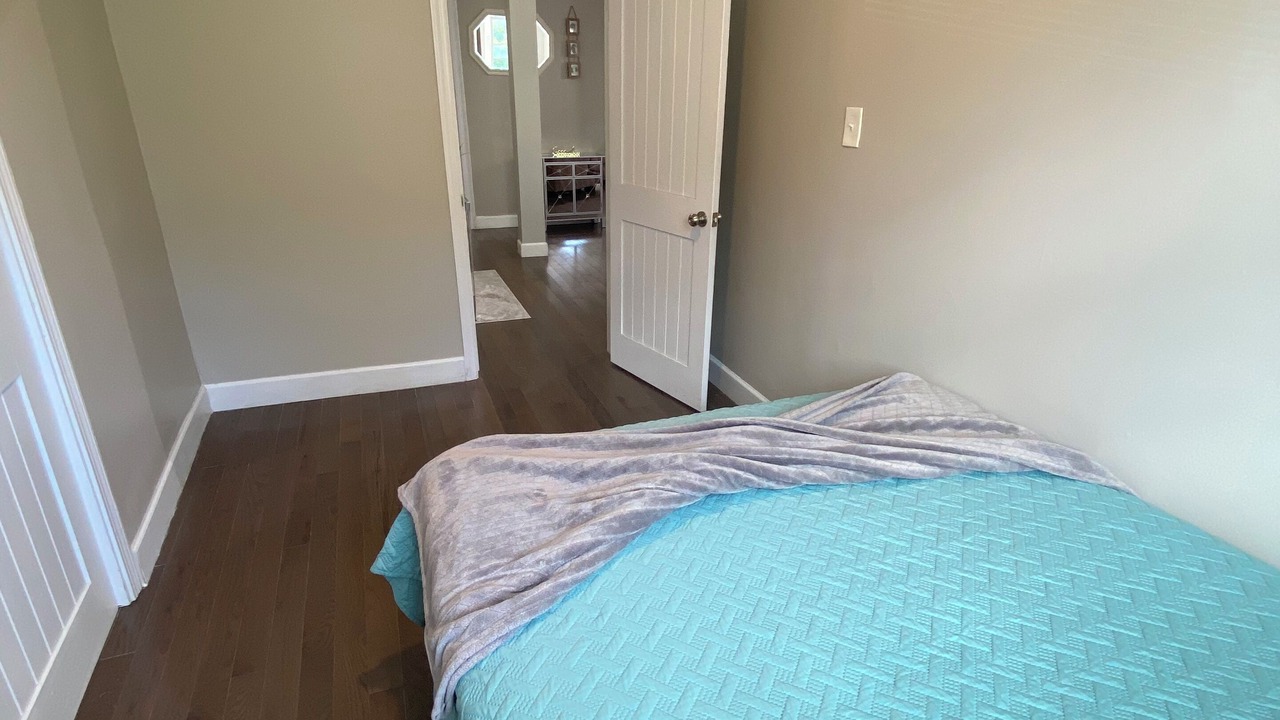 Photo of Bedroom in Top of the Hill
