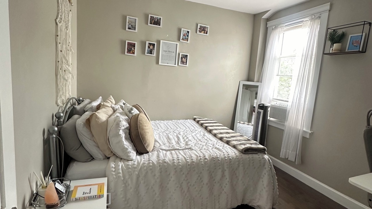 Photo of Bedroom in Top of the Hill