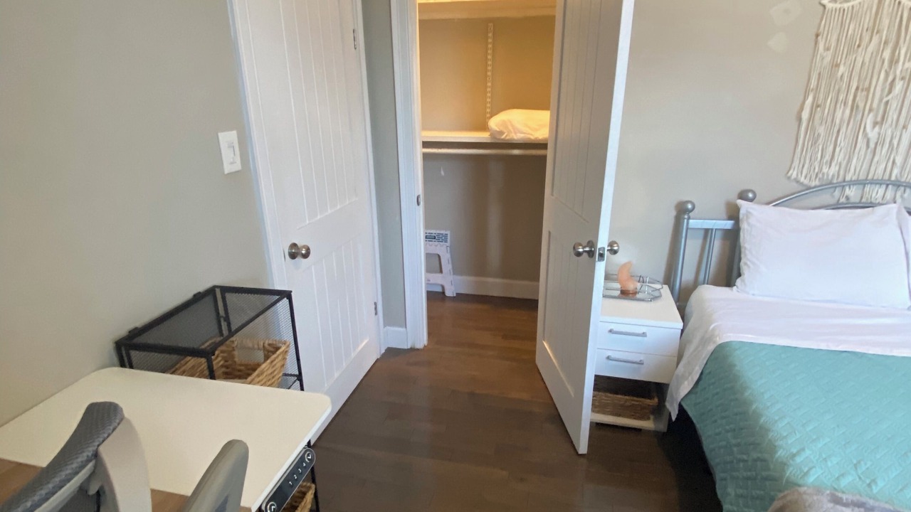 Photo of Bedroom in Top of the Hill
