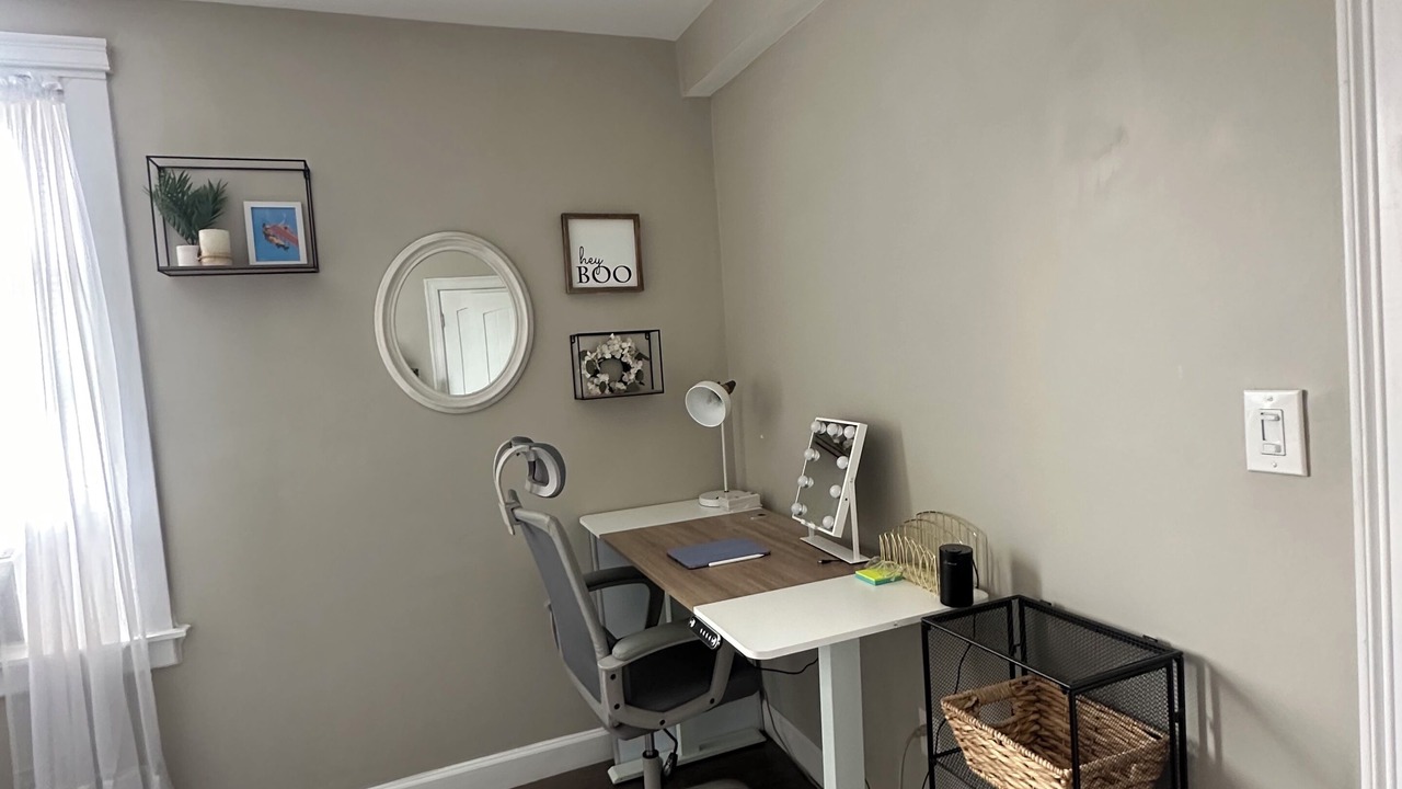 Photo of Bedroom in Top of the Hill