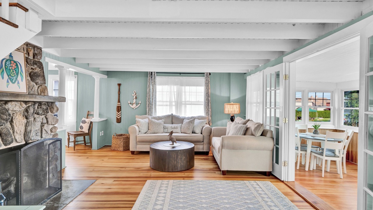 Photo of Livingroom in Niantic