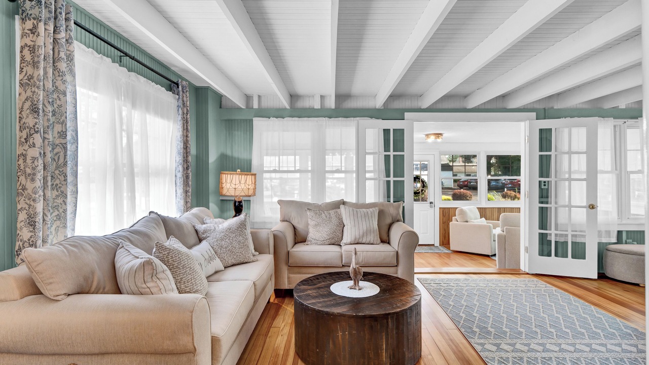 Photo of Livingroom in Niantic