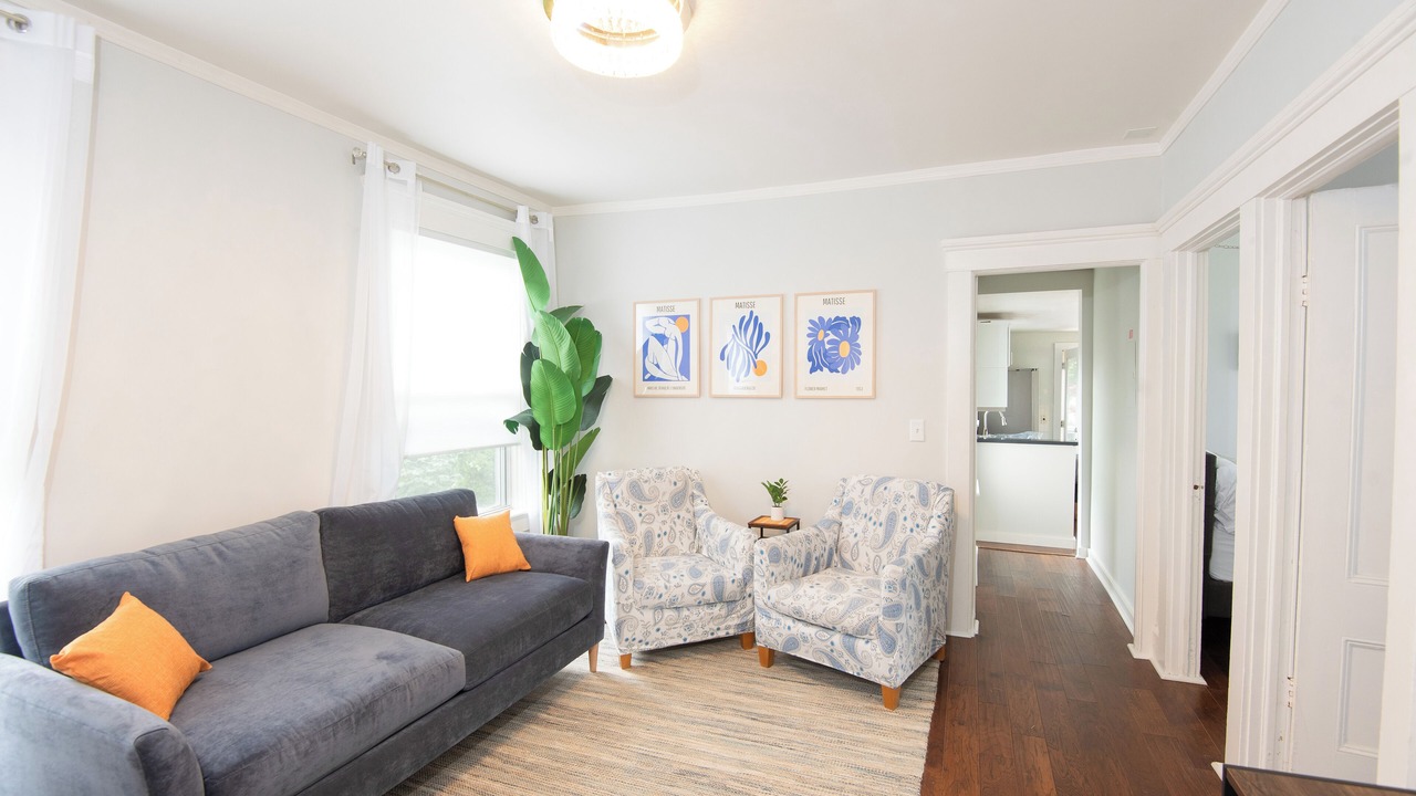 Photo of Livingroom in Off Broadway