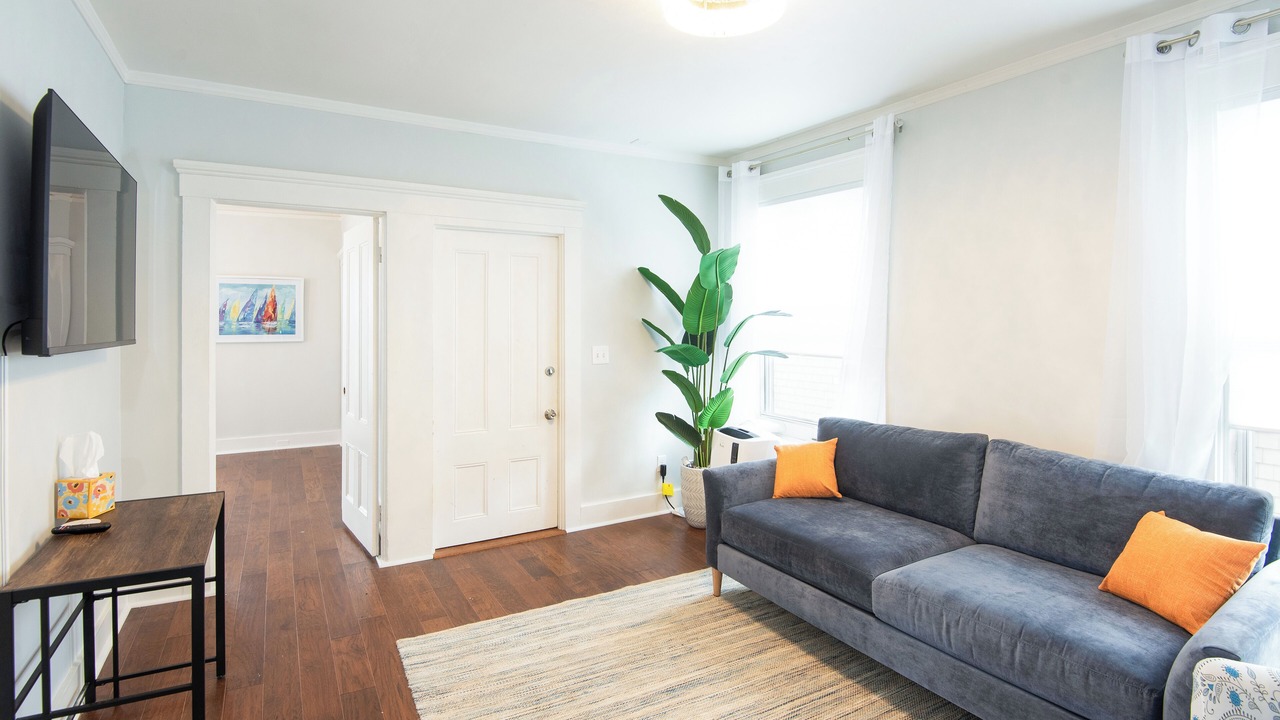 Photo of Livingroom in Off Broadway