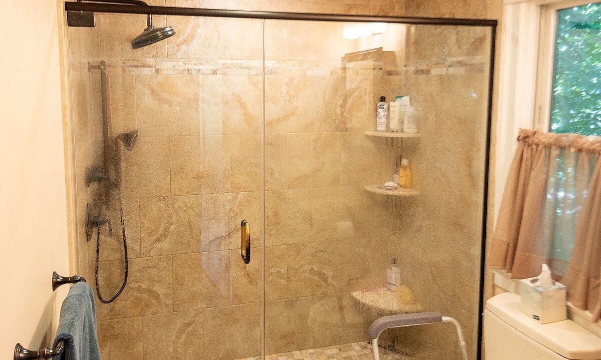 Photo of Bathroom in Auburndale