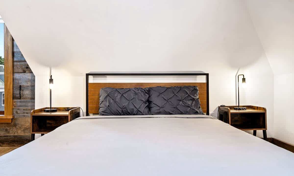 Photo of Bedroom in Oakdale