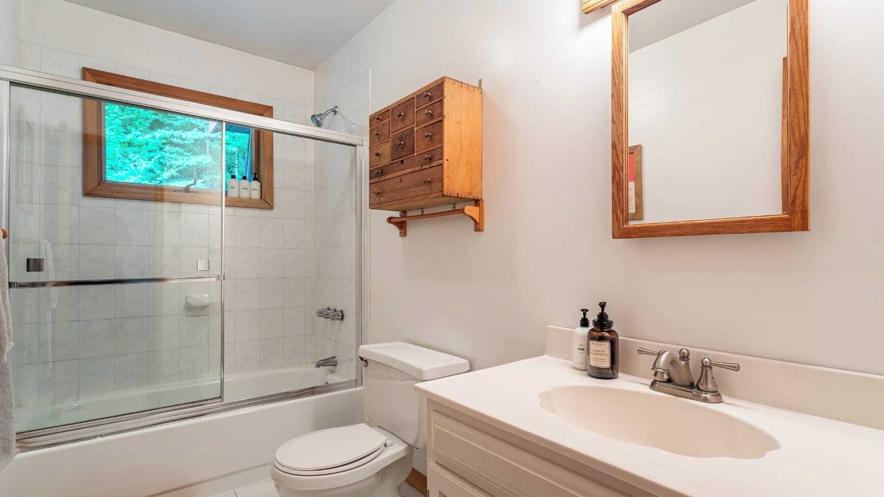 Photo of Bathroom in Highmount
