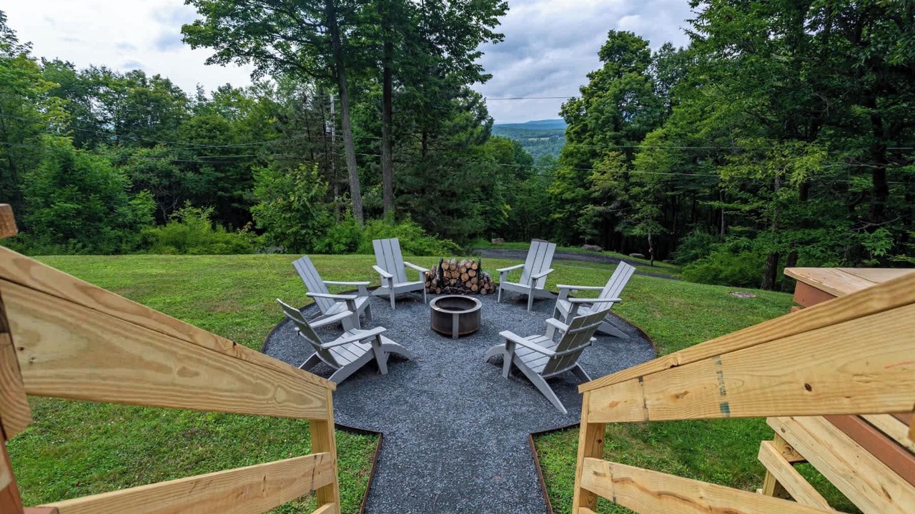 Photo of Outdoor in Highmount