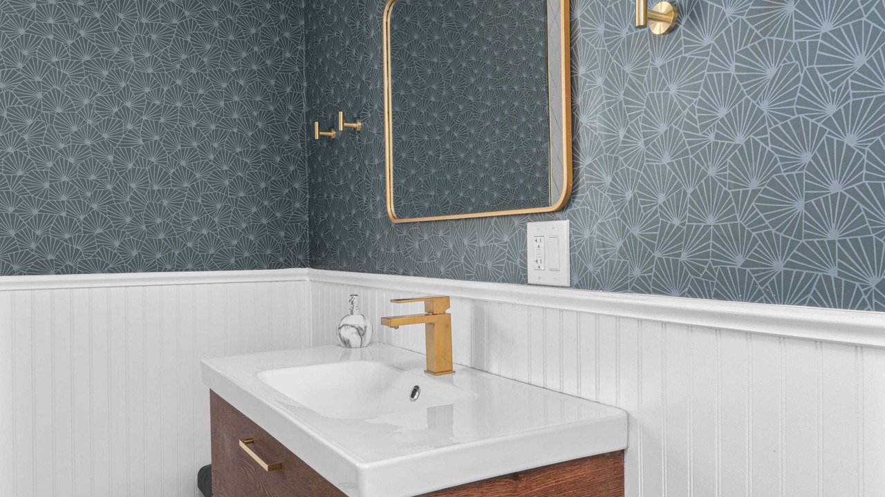 Photo of Bathroom in Warren
