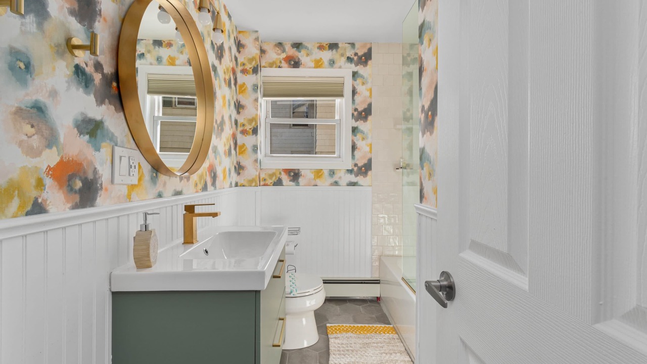 Photo of Bathroom in Warren