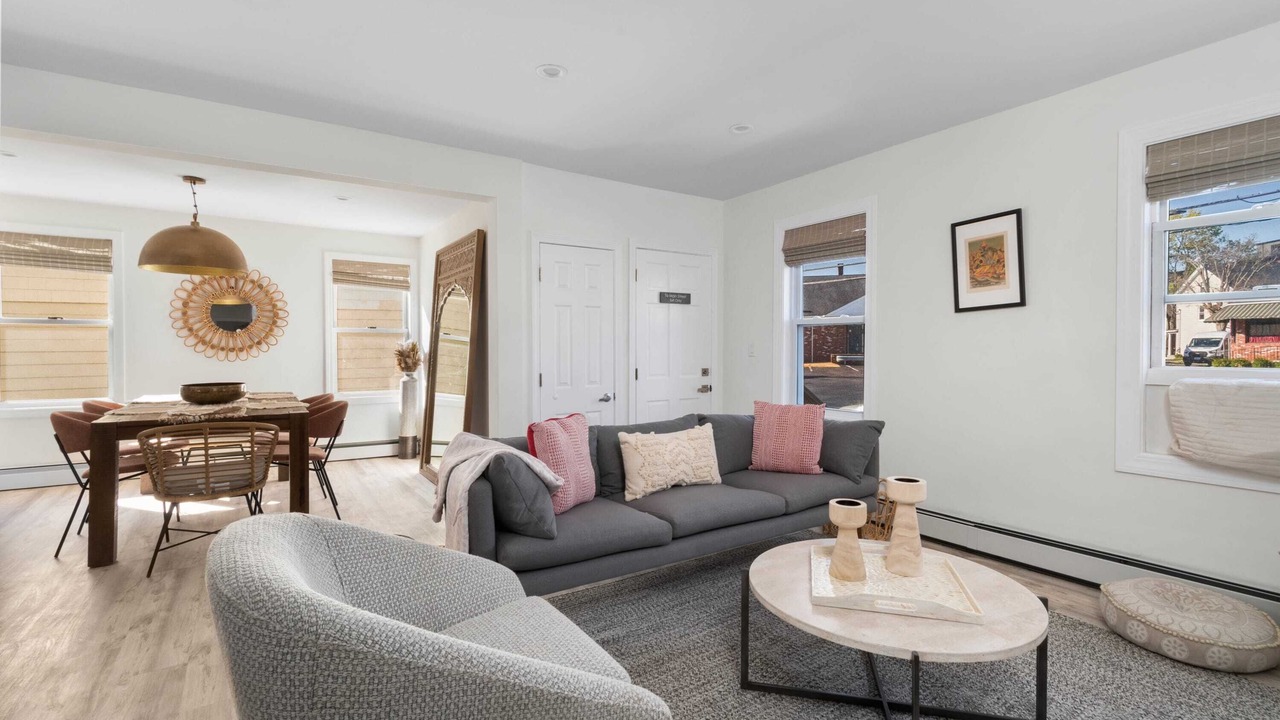 Photo of Livingroom in Warren