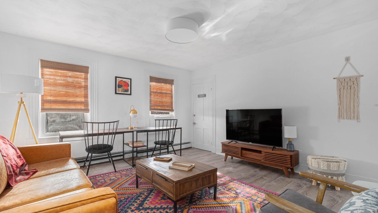 Photo of Livingroom in Warren