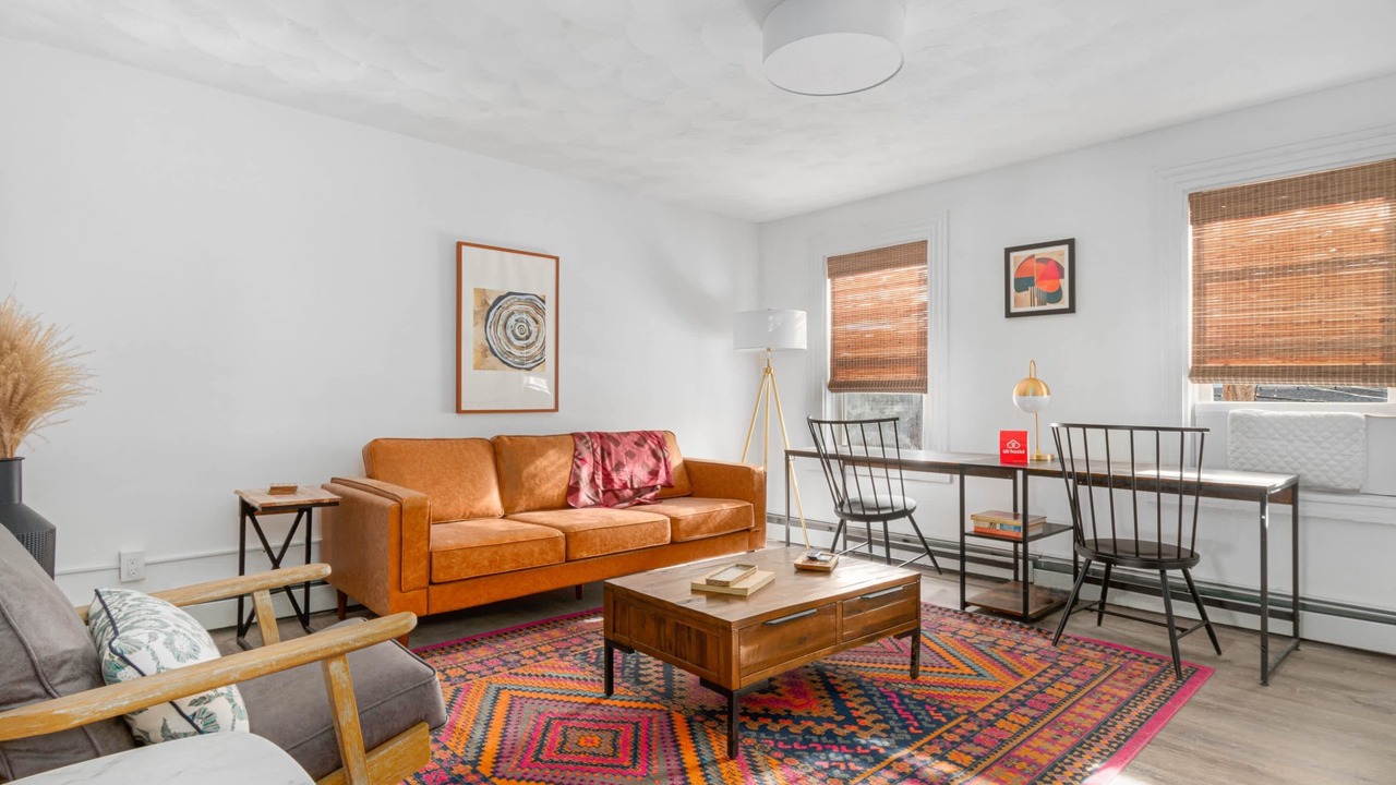 Photo of Livingroom in Warren