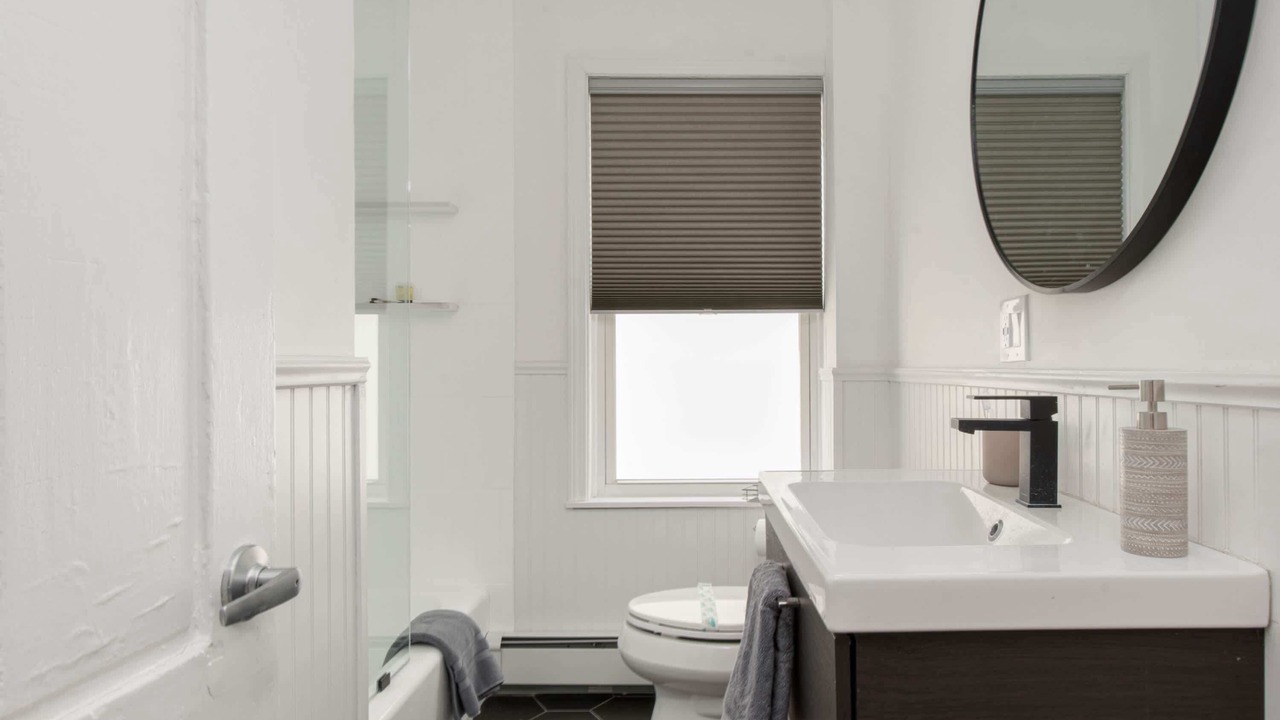 Photo of Bathroom in Warren