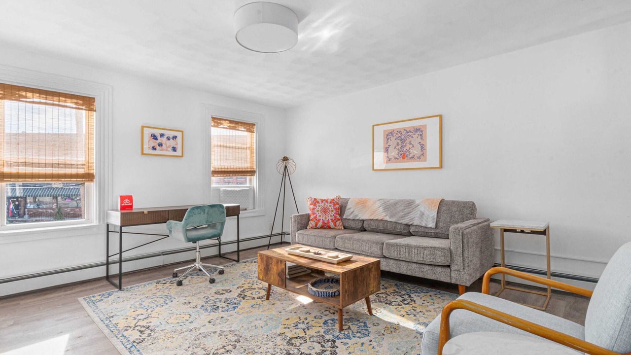 Photo of Livingroom in Warren