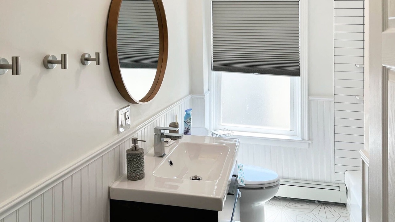 Photo of Bathroom in Warren