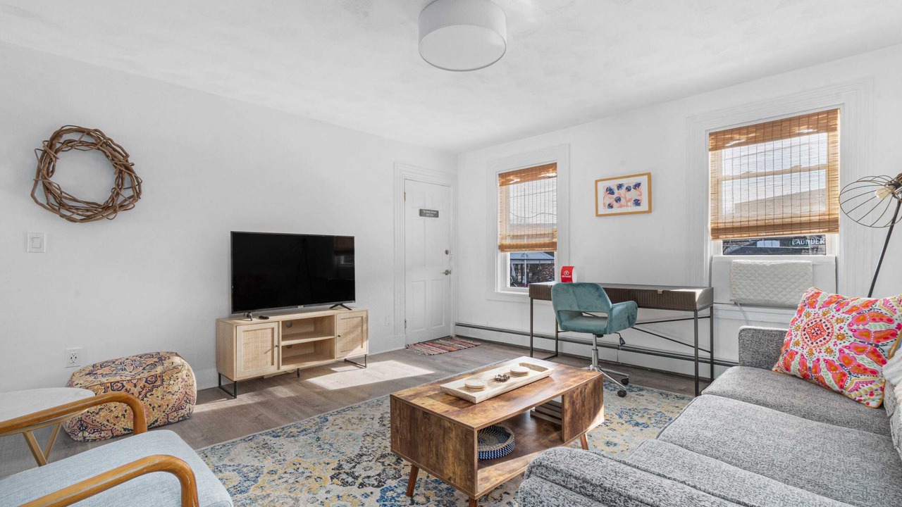 Photo of Livingroom in Warren