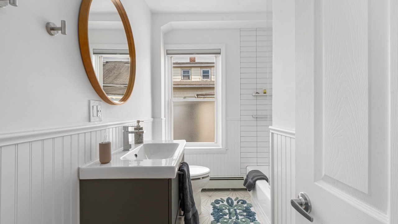Photo of Bathroom in Warren