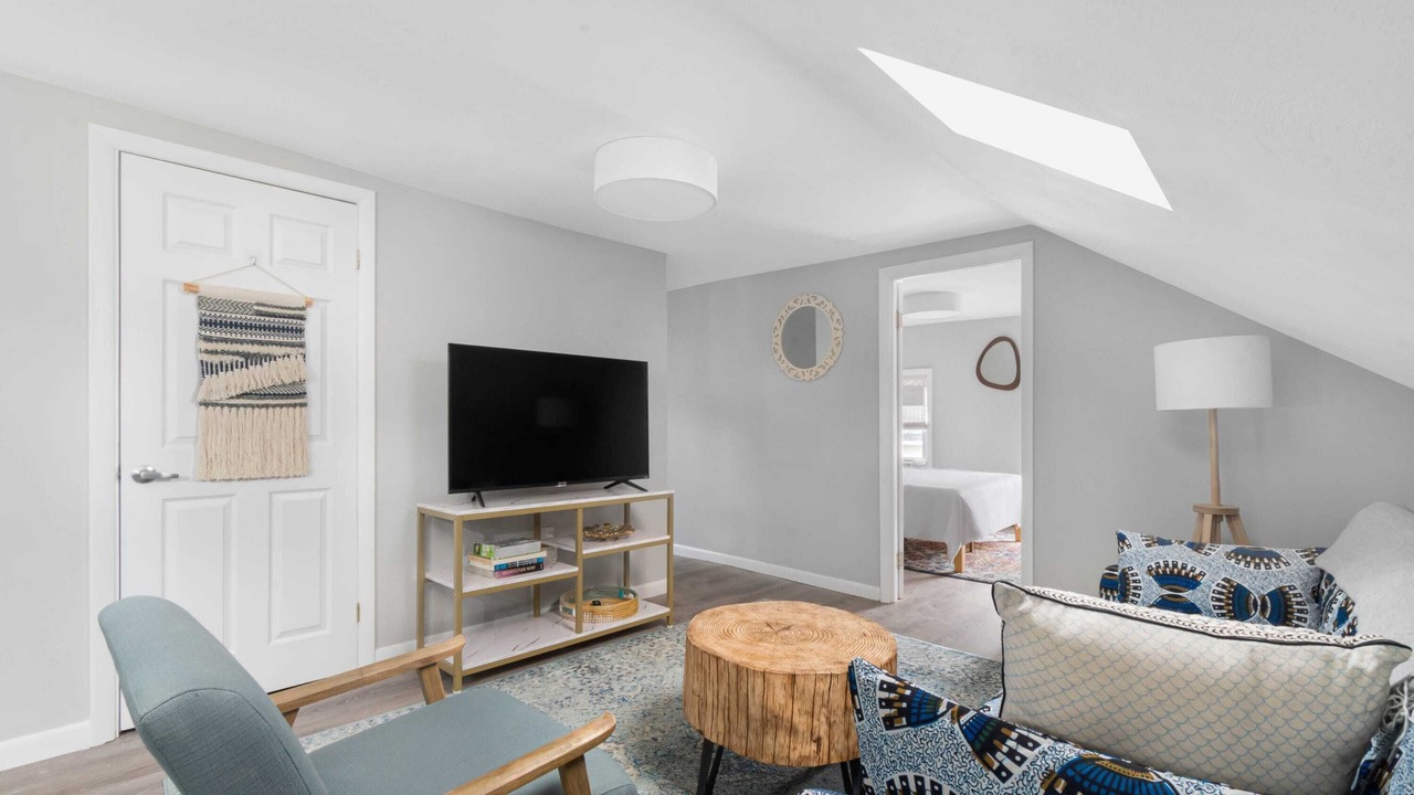 Photo of Livingroom in Warren