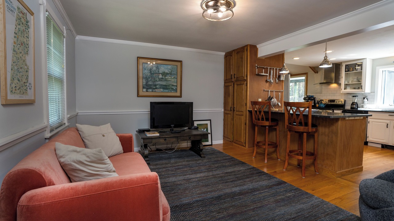 Photo of Livingroom in Lenox