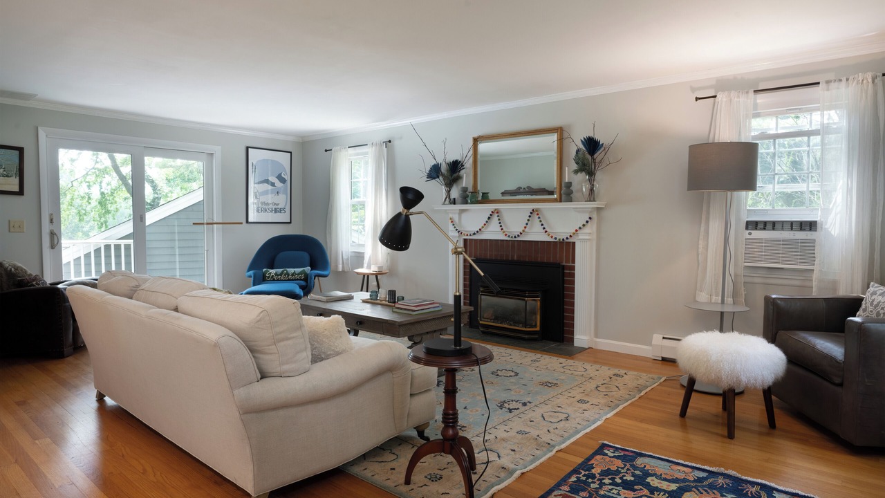 Photo of Livingroom in Lenox