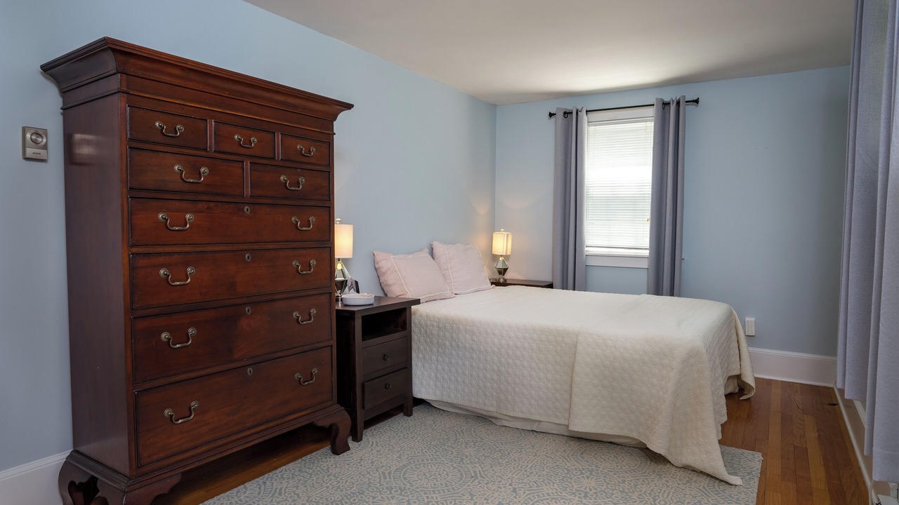 Photo of Bedroom in Lenox