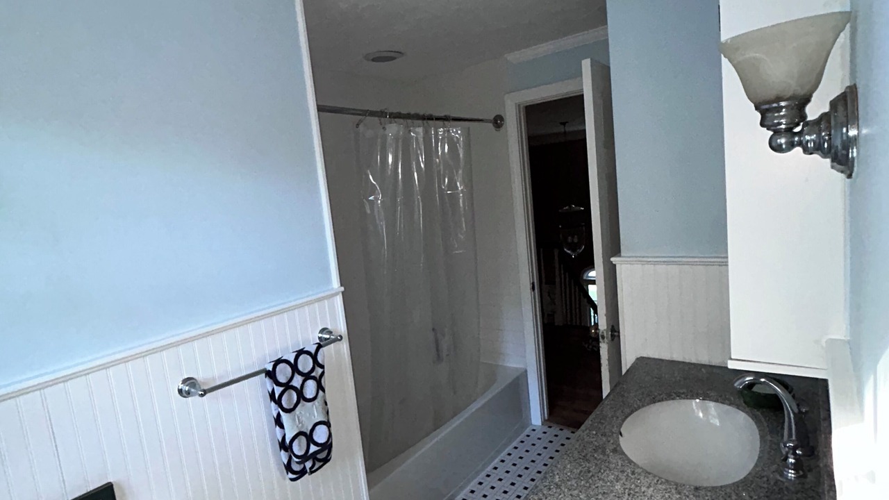 Photo of Bathroom in Minot