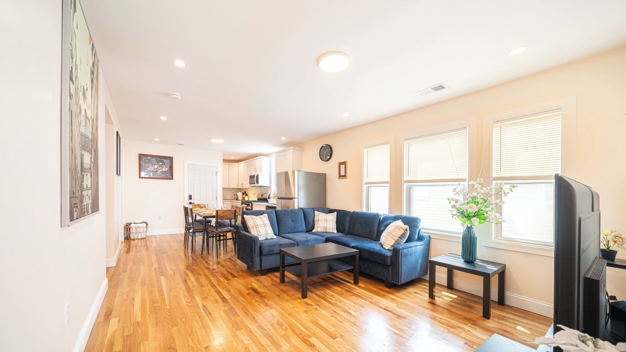 Photo of Livingroom in Meeting House Hill