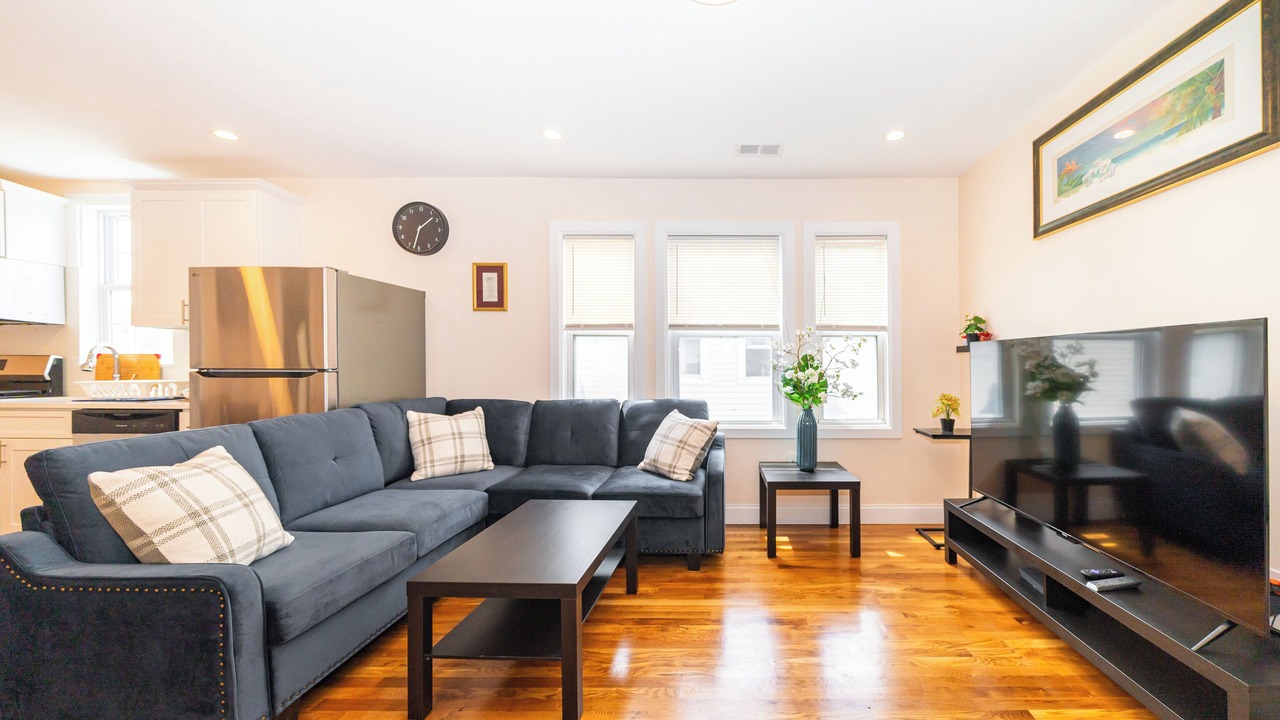 Photo of Livingroom in Meeting House Hill
