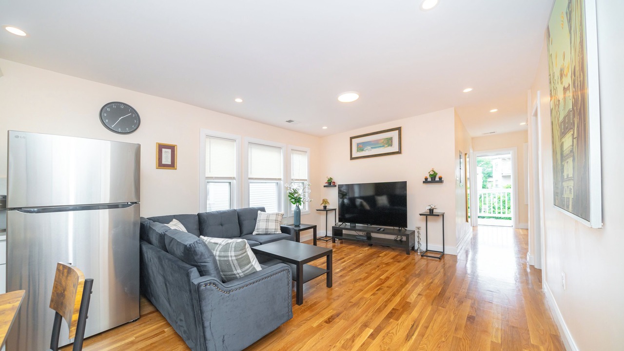 Photo of Livingroom in Meeting House Hill