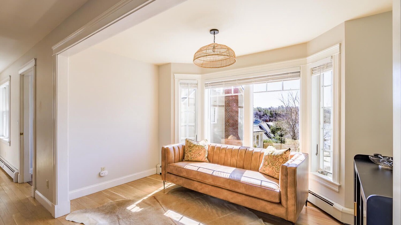 Photo of Livingroom in Bayville