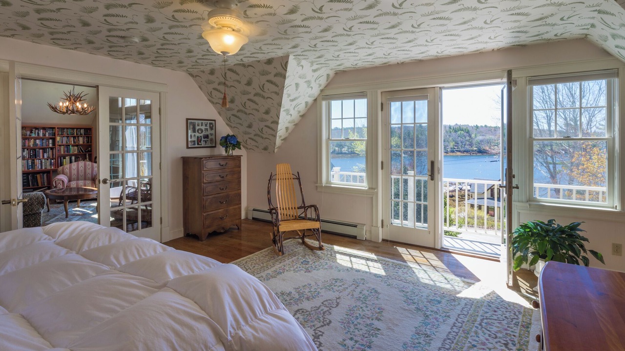 Photo of Bedroom in Bayville