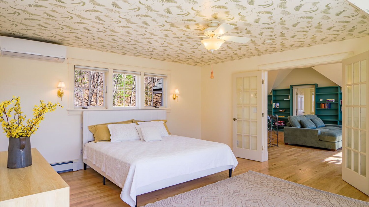 Photo of Bedroom in Bayville