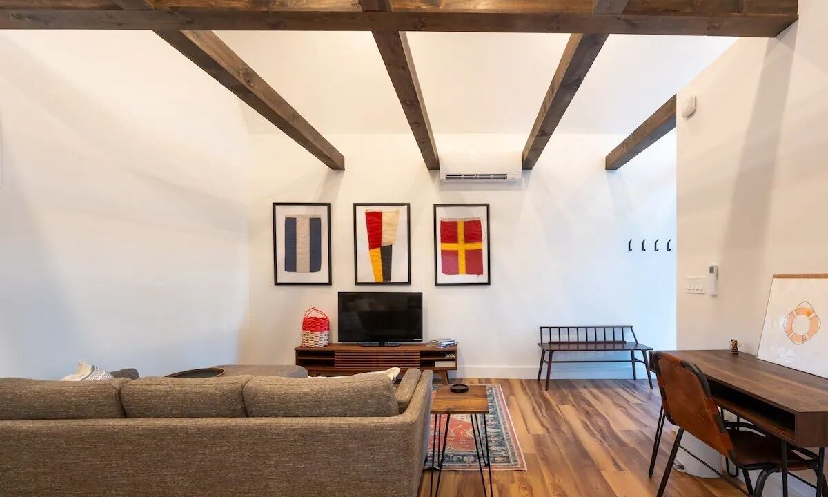 Photo of Livingroom in York Harbor