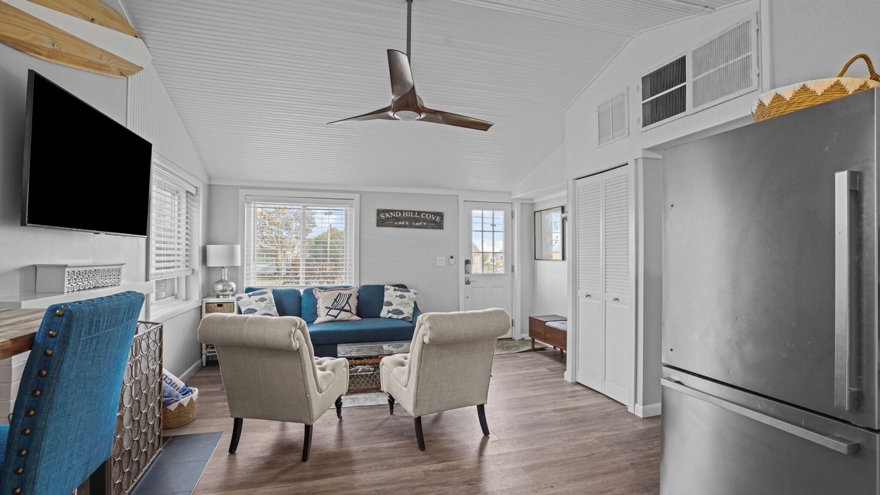 Photo of Livingroom in Point Judith