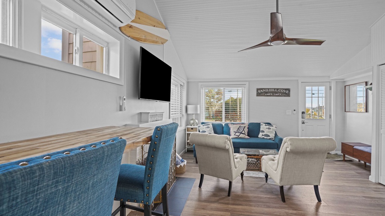Photo of Livingroom in Point Judith