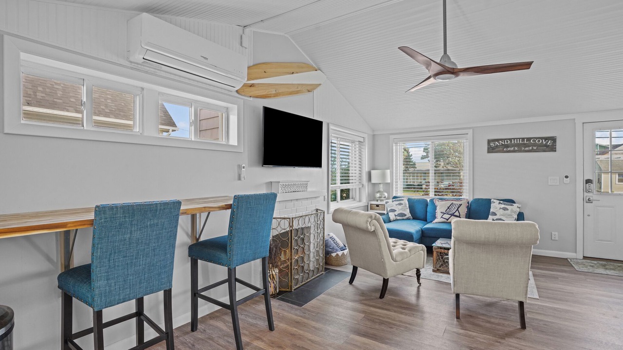 Photo of Livingroom in Point Judith