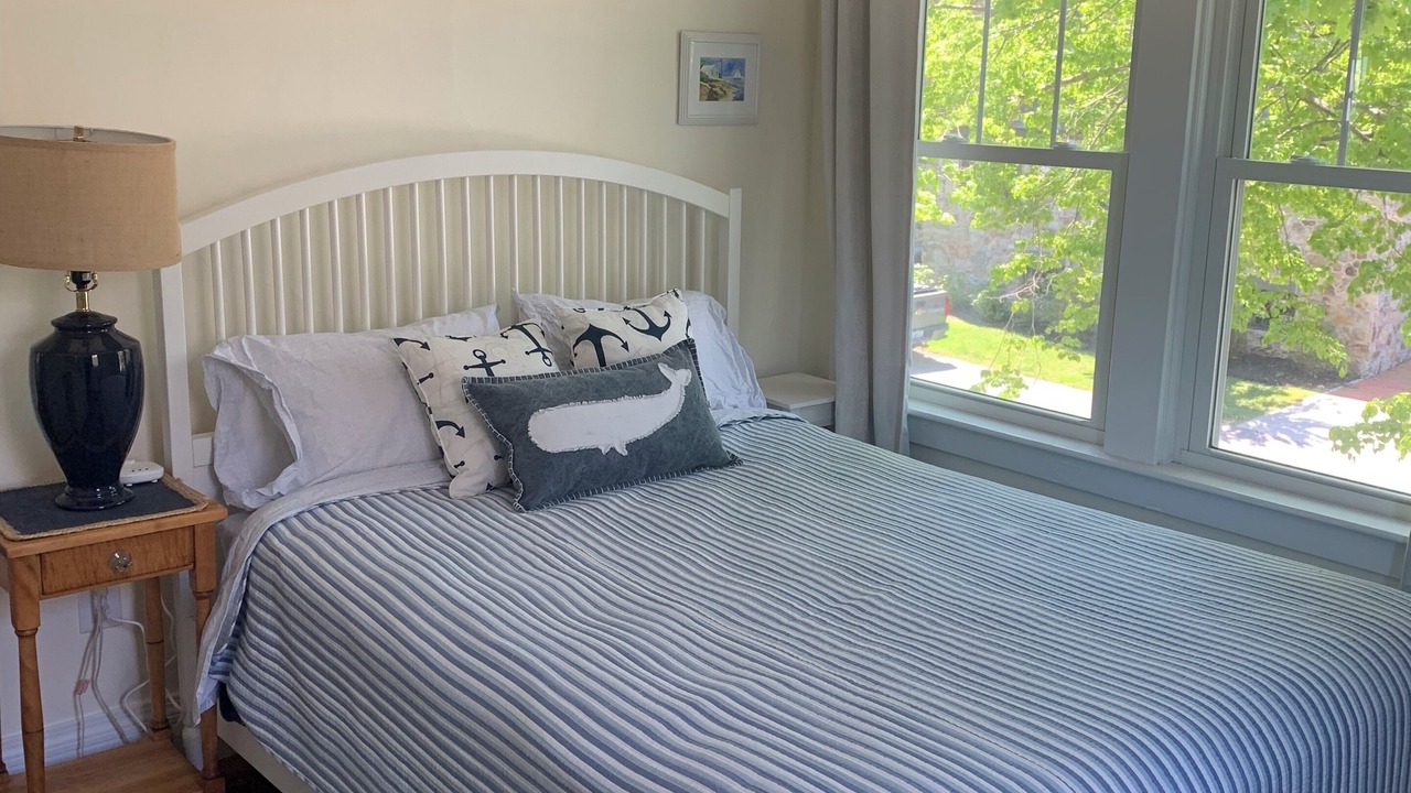 Photo of Bedroom in Off Broadway