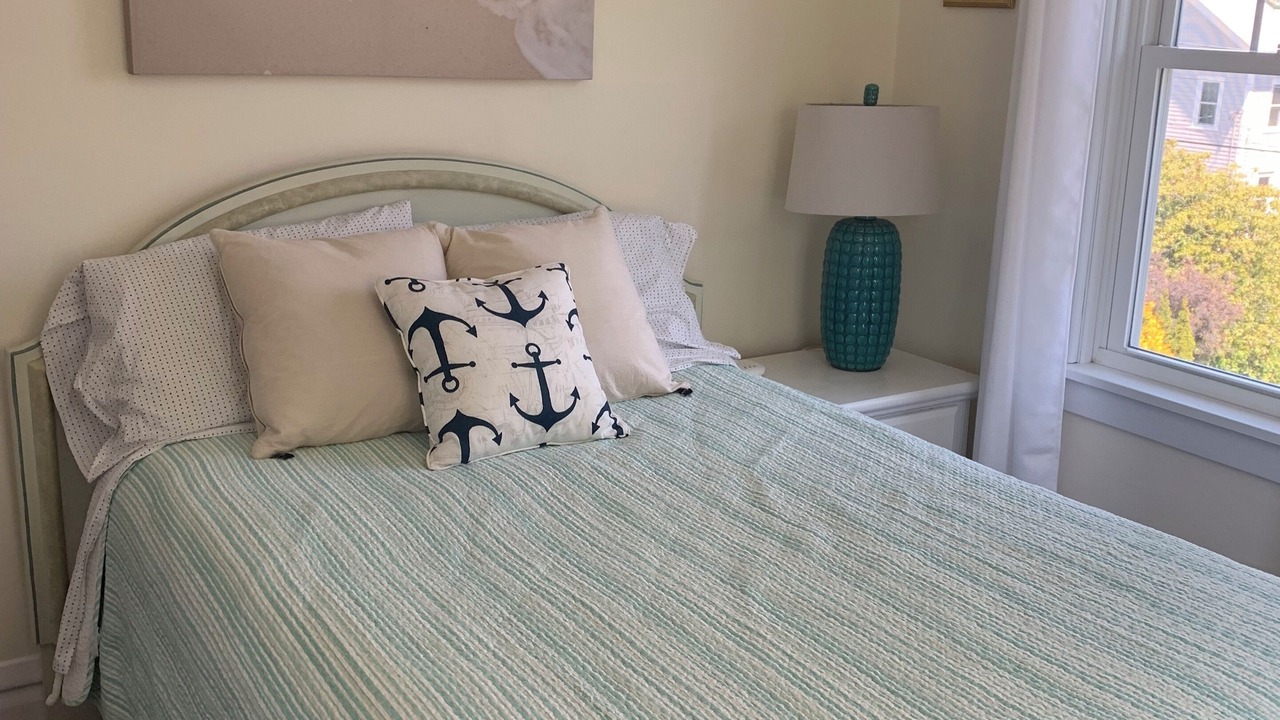 Photo of Bedroom in Off Broadway