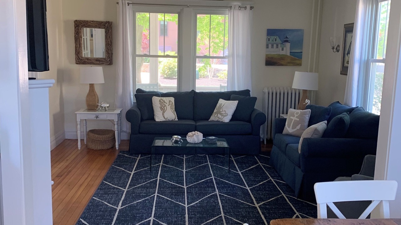 Photo of Livingroom in Off Broadway