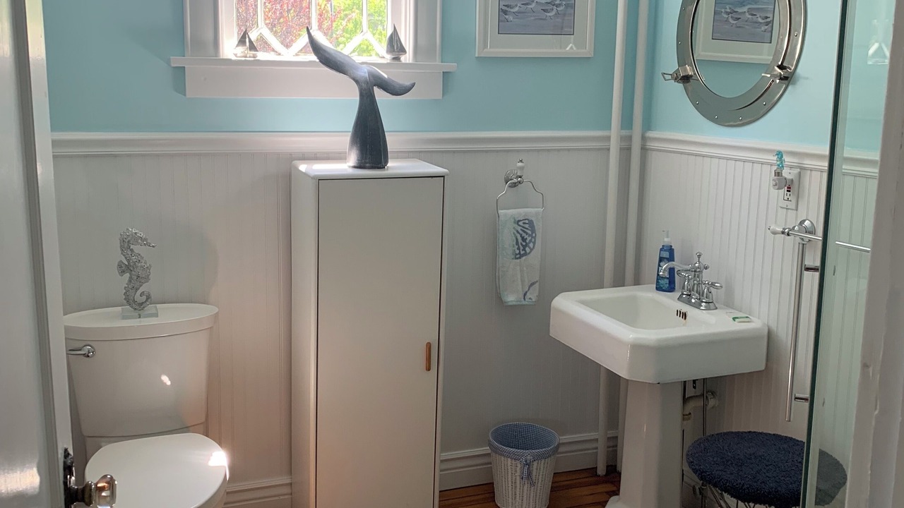 Photo of Bathroom in Off Broadway