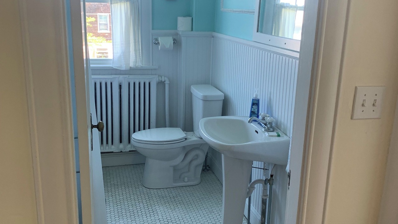 Photo of Bathroom in Off Broadway