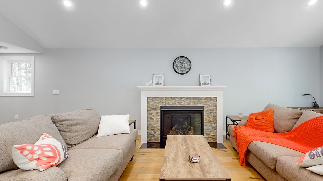 Photo of Livingroom in Tolland