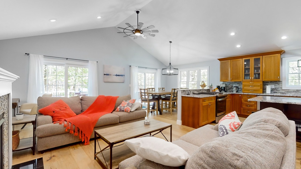 Photo of Livingroom in Tolland