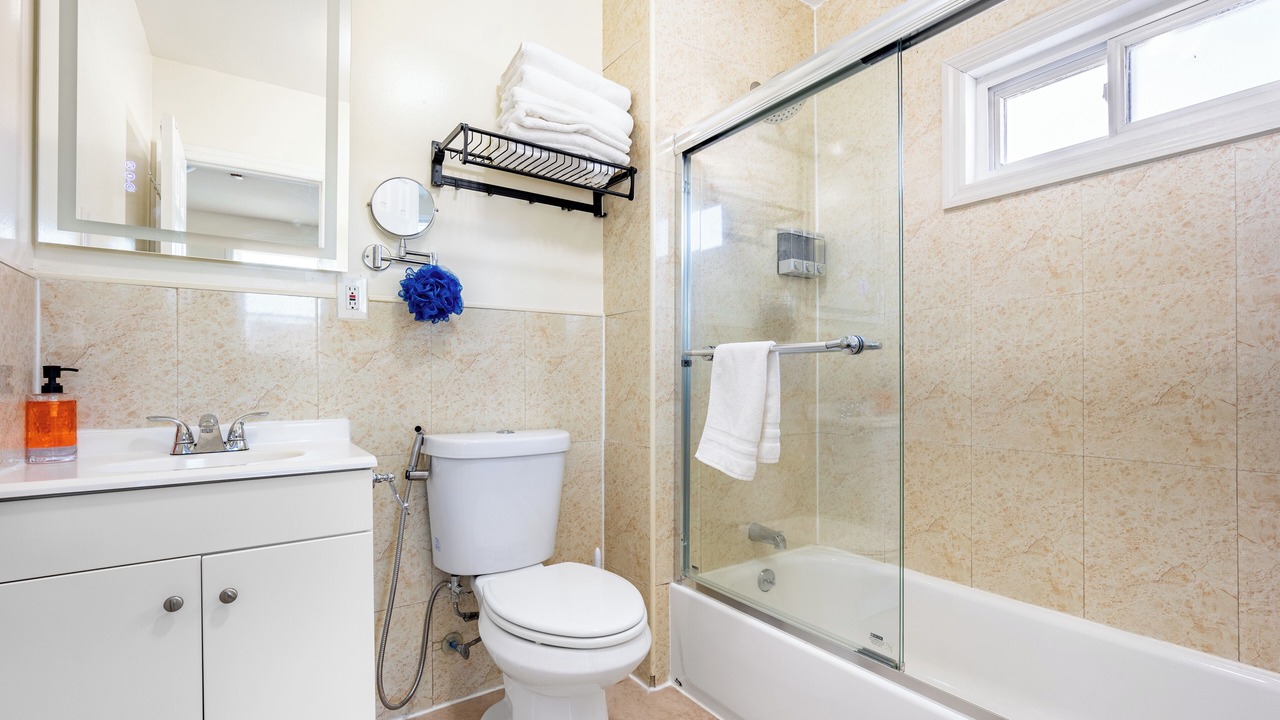 Photo of Bathroom in Jamaica Hills