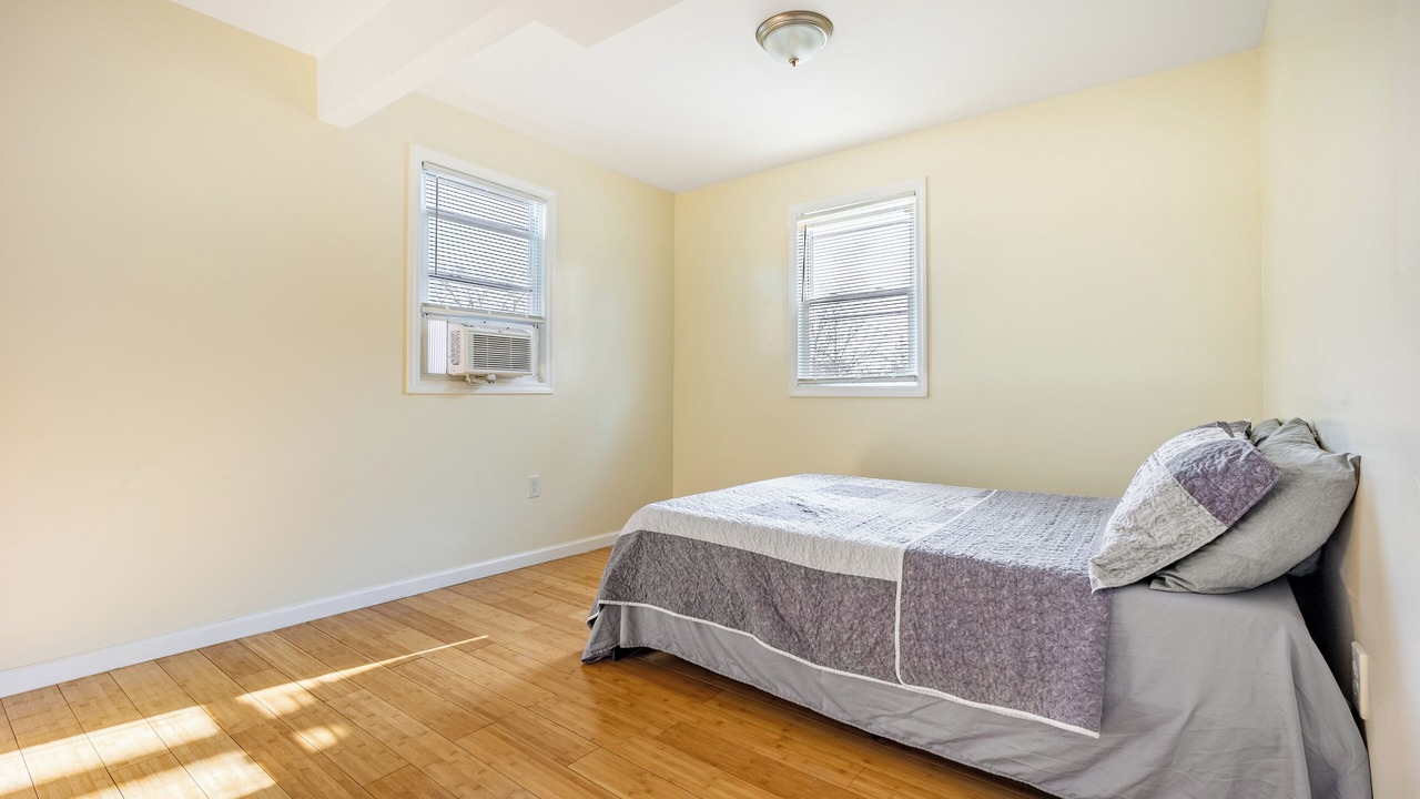 Photo of Others in Jamaica Hills