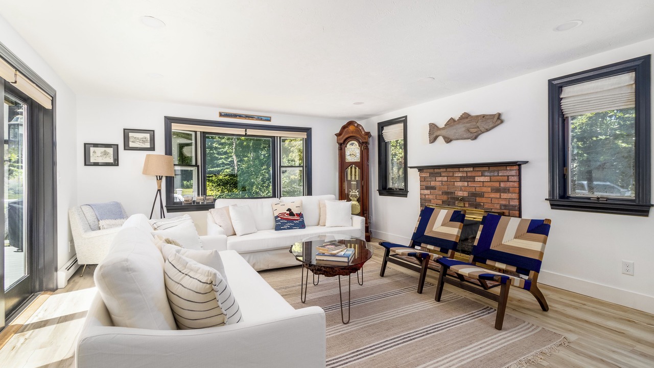 Photo of Livingroom in Waquoit Village